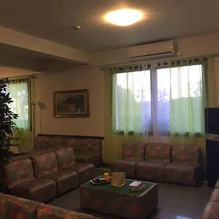 Serenella מלון לידו די ג'סולו